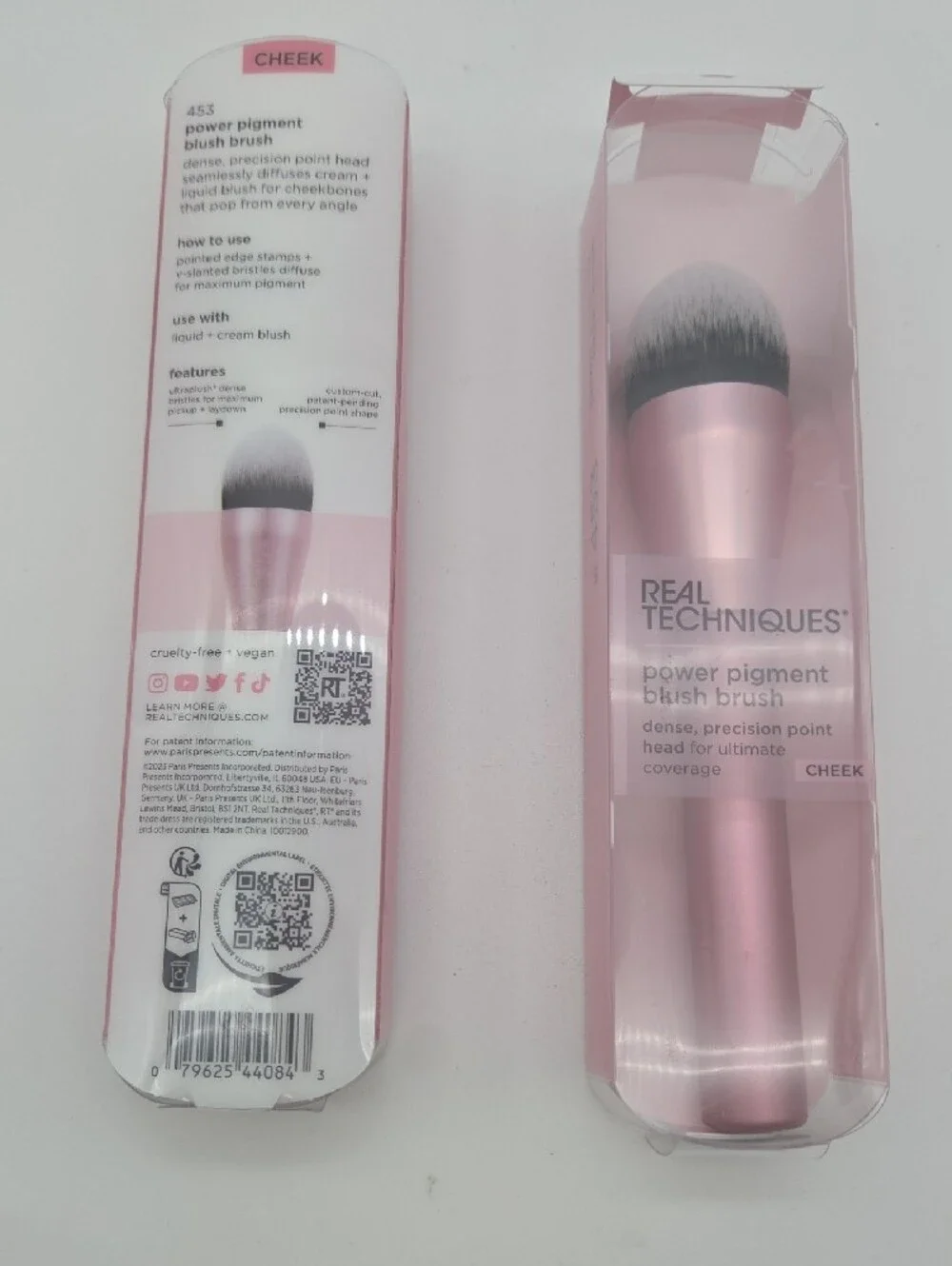 Real Techniques Power Pigment Blush Brushes in Light Pink (Set of 2)